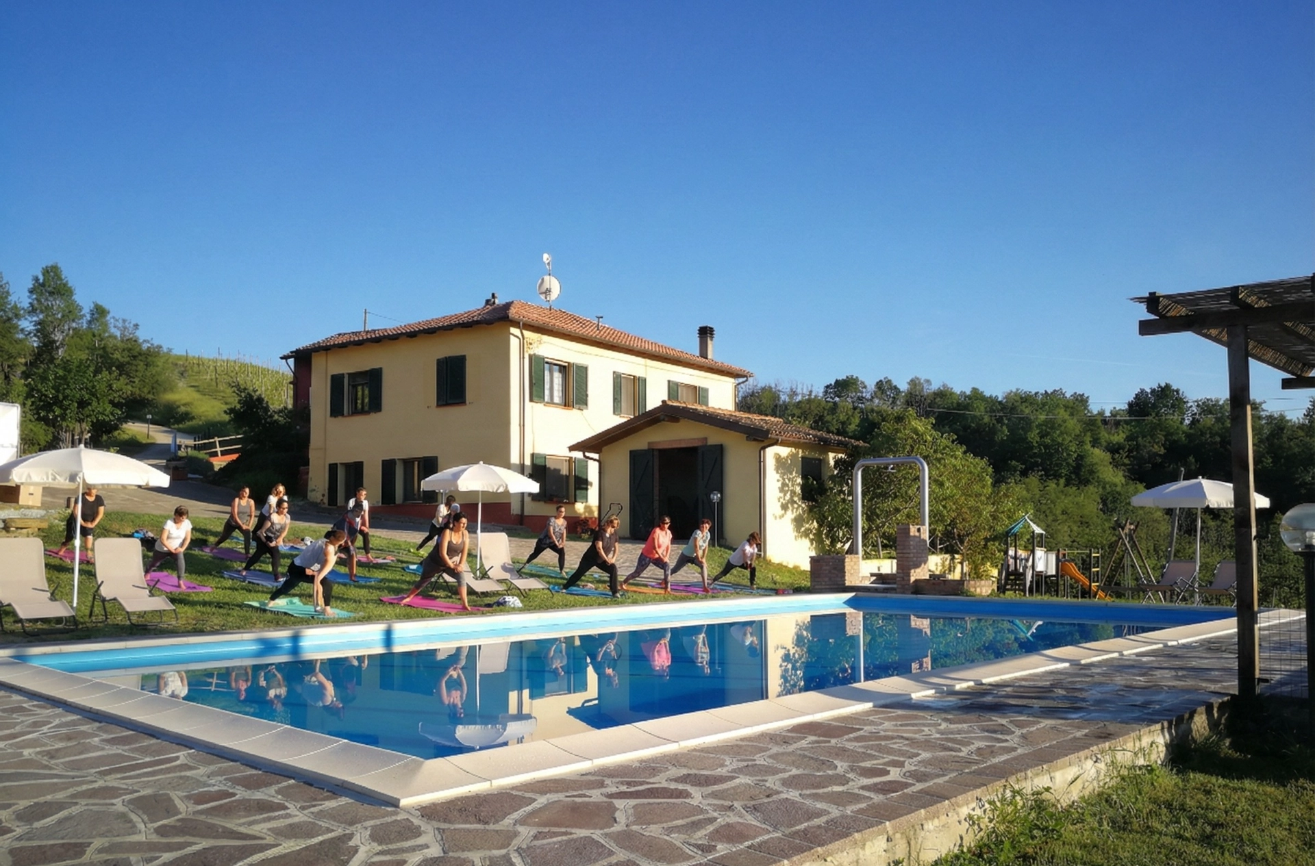 Yoga e meditazione nella natura di Tenuta MonteOliveto