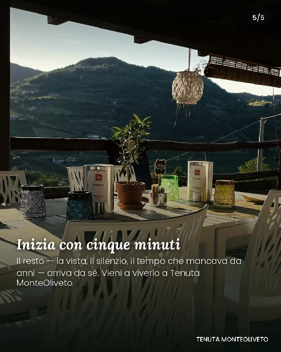 Terrazza panoramica di Tenuta MonteOliveto per cena con vista sulle Langhe
